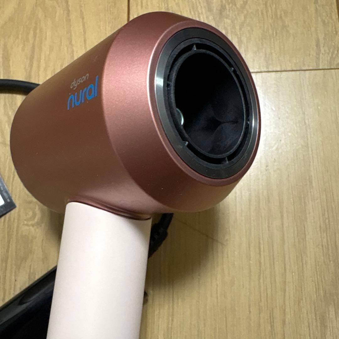 ダイソンドライヤー