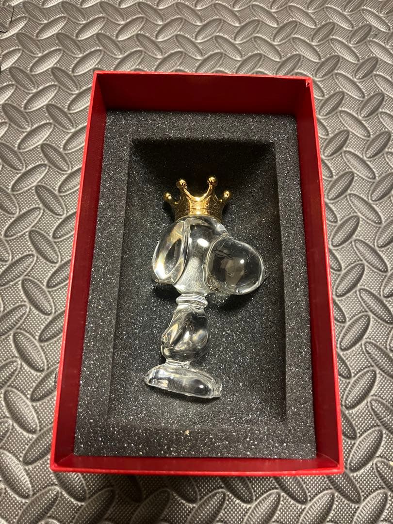 Baccarat クリスタル スヌーピー　置物 王冠付き