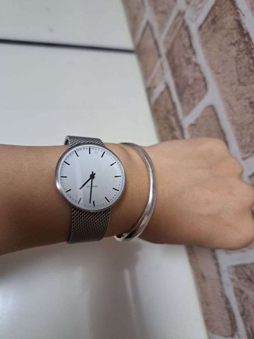 美品ARNE JACOBSEN ステーションウォッチ電池交換済み掲載11/30迄