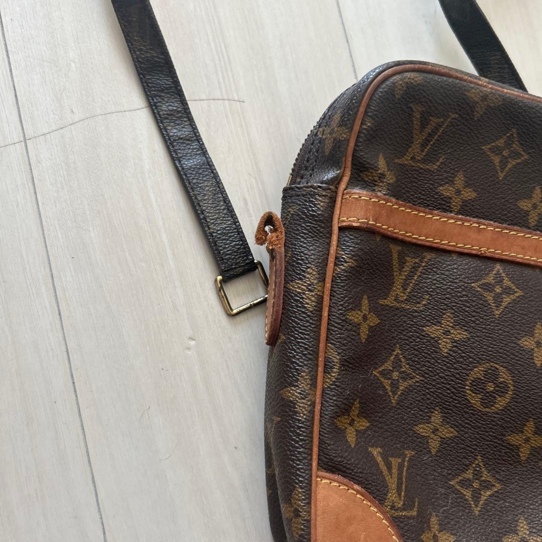 おみくじLouis Vuitton ダヌープショルダーバッグ