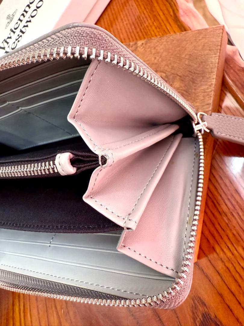 SALE/お箱付正規品Viviennewestwoodオーブ/グレー長財布