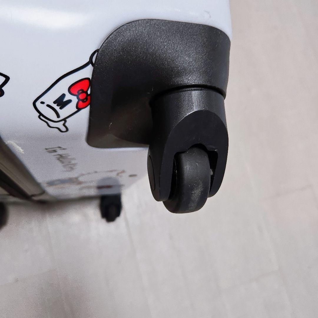 美品！ハローキティキャリーバッグL　スーツケース　白 90L