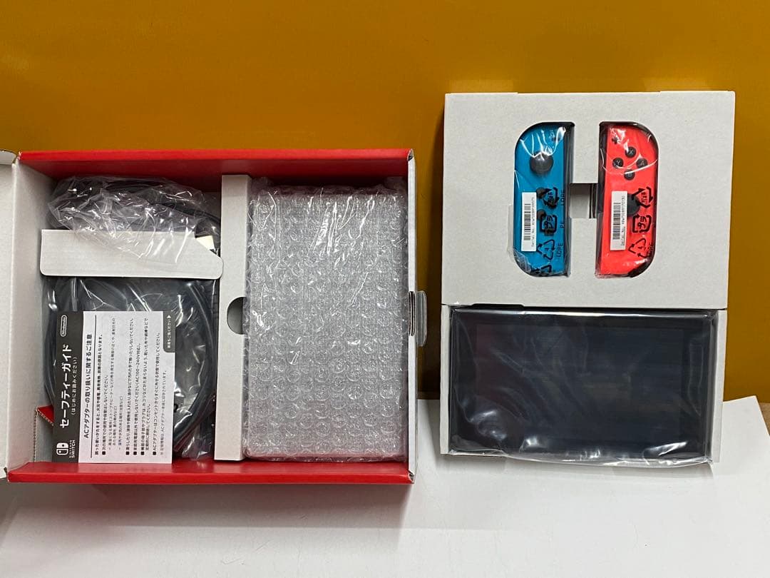新古品 Nintendo Switch 本体 青/オレンジ ジョイコン付き