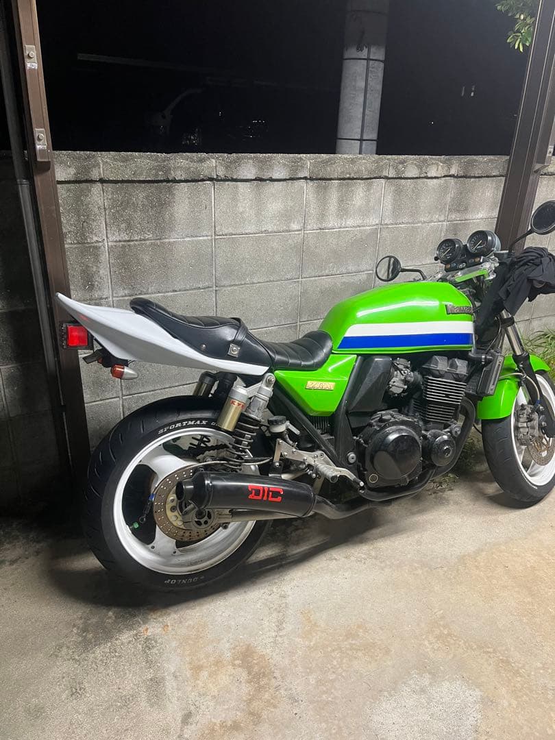 ZRX400 加工　BEETテール　希少！花田商会　ハネテール