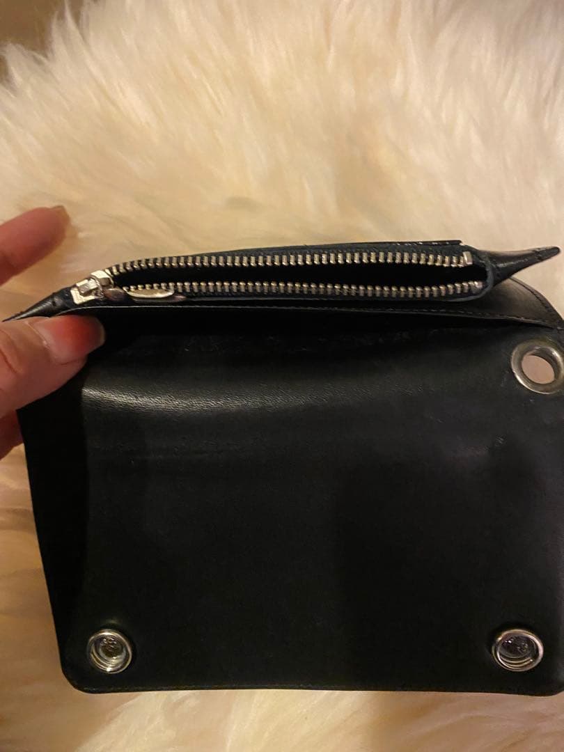 アージェントグリーム　黒い二つ折り財布 スナップボタン付き