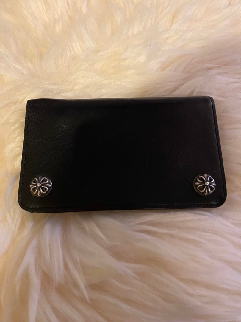 アージェントグリーム　黒い二つ折り財布 スナップボタン付き