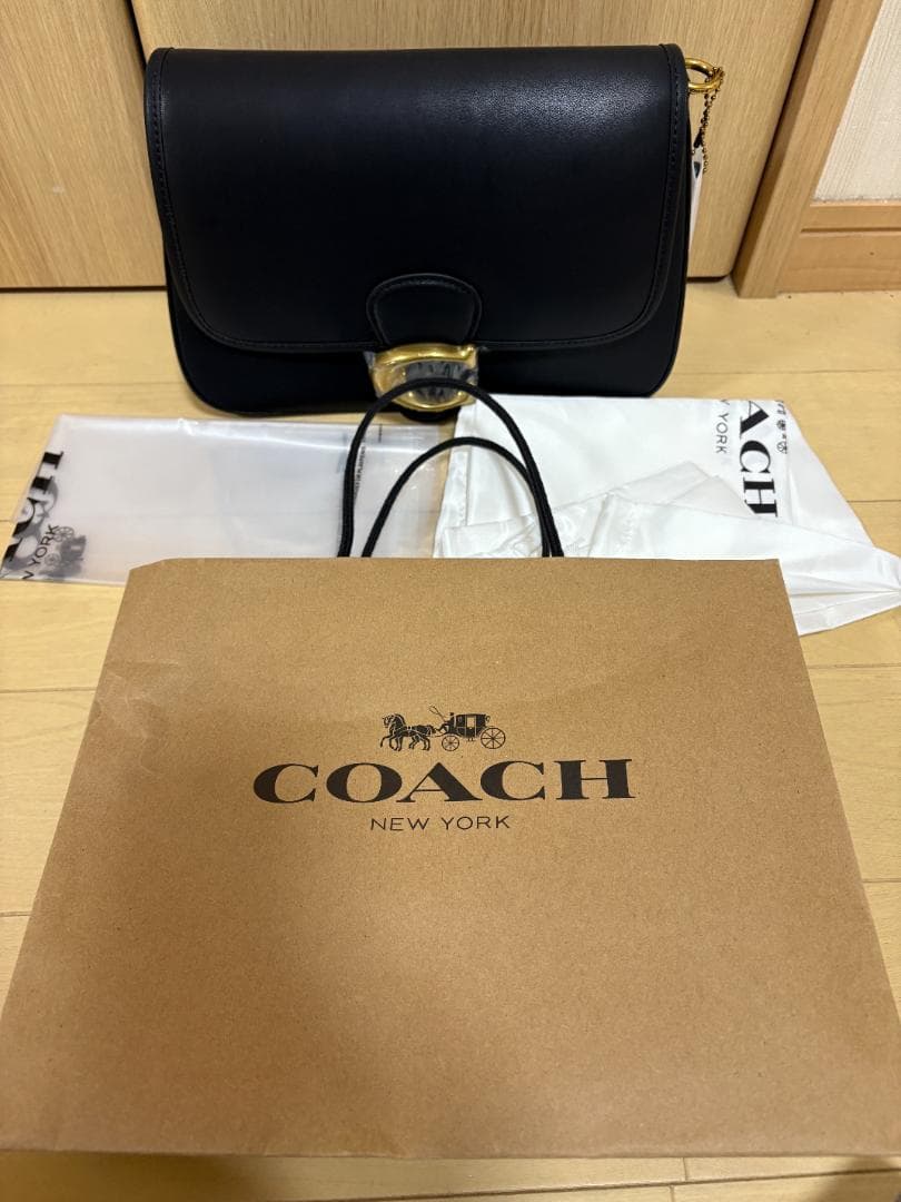 COACH ブラックレザーショルダーバッグ ゴールド金具付き ZB0066