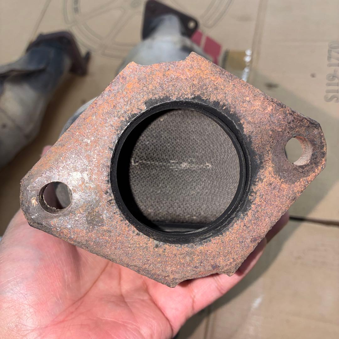 日産　純正触媒　z33 v35 m35 VQ35DE