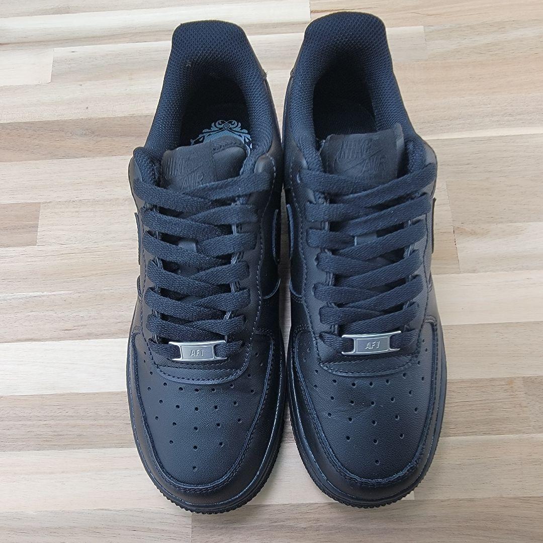 ナイキ ウィメンズ エアフォース1 ロー 07 \"ブラック\" 24センチ