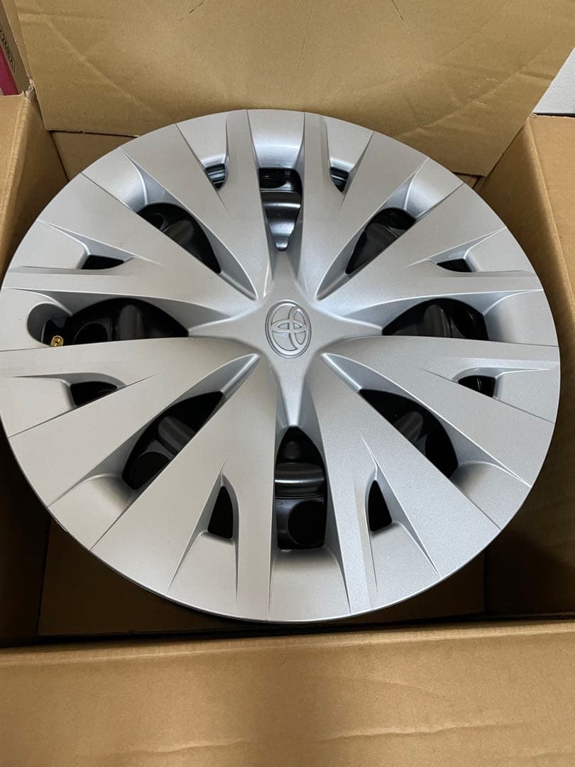 トヨタ 15インチ ヤリス新車外し4本セット