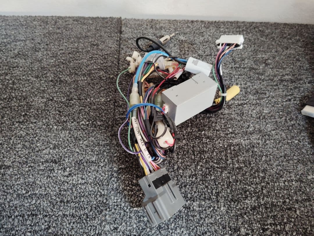 パナソニック9インチナビ　CN-F1D9VD NBOX JF3 パネル付き