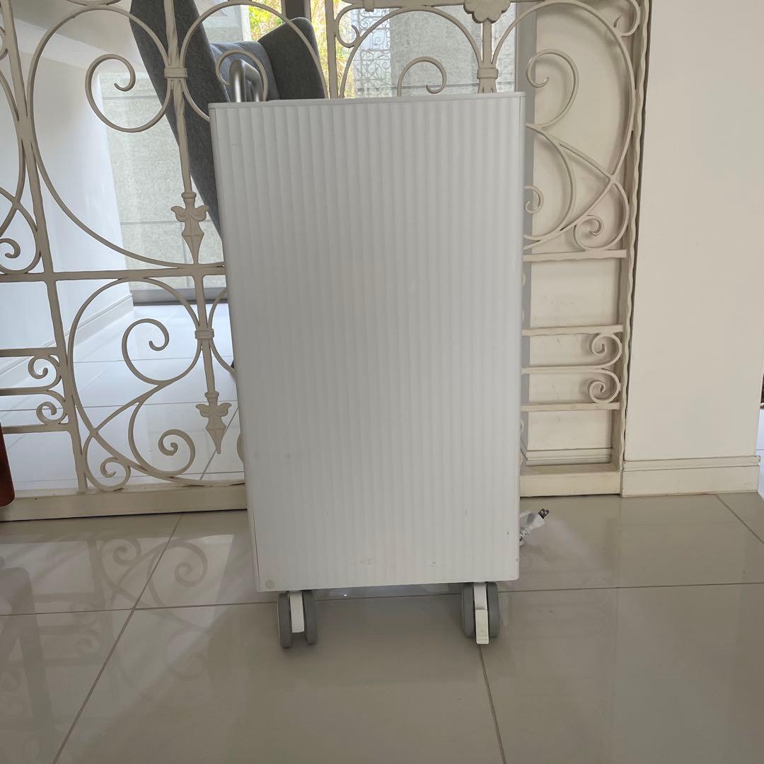 ＊【美品】カドーcado 除湿乾燥機ホワイト DH-C7100WH 2023年＊