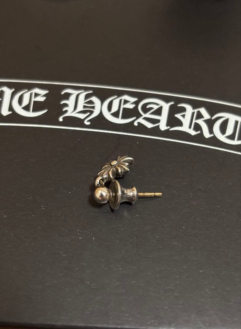 CHROME HEARTS（TINY E CH PLS DROP1）ピアス
