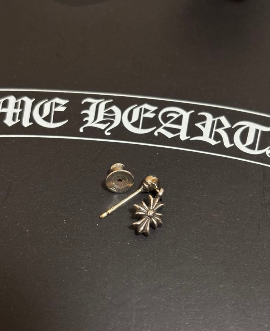 CHROME HEARTS（TINY E CH PLS DROP1）ピアス