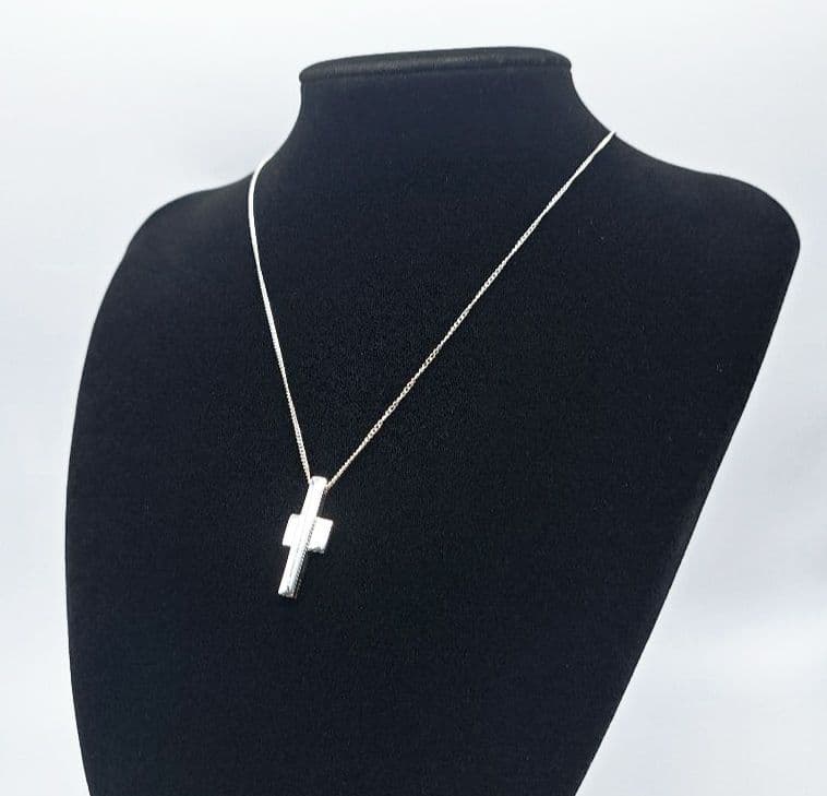 GUCCI クロスネックレス SV925 十字架