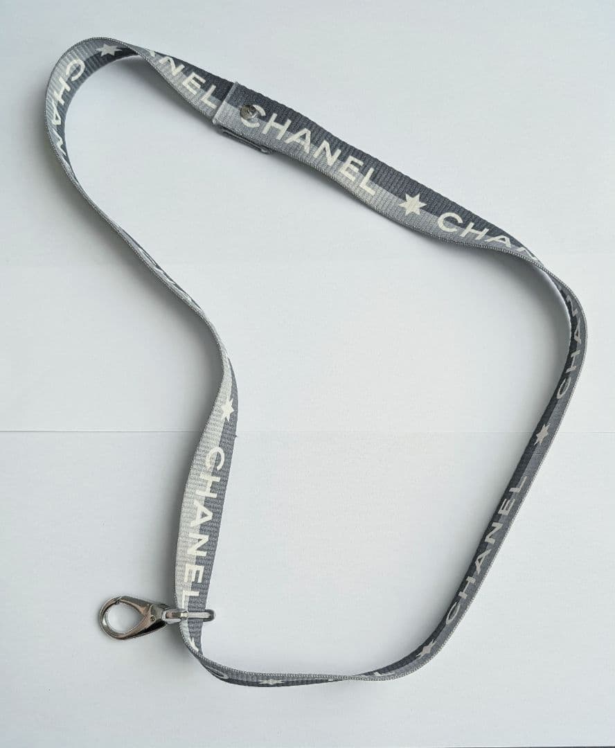 限定セール【 CHANEL 】01P シャネル ロゴ ネックストラップ