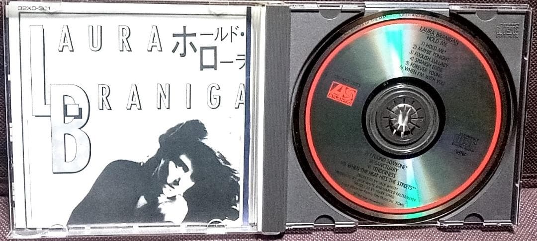 国内盤 Laura Branigan – Hold Me 32XD-361