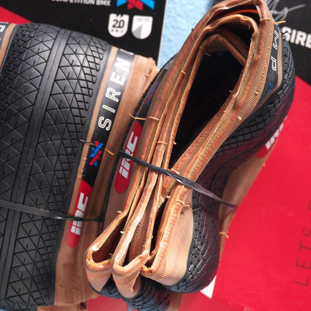 未使用 2本 IRC SIREN COMP 20x1.90 タイヤ 小径車