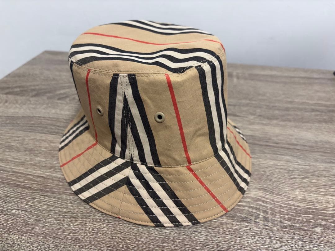 【未使用】BURBERRY LONDON ENGLAND BUCKET HAT