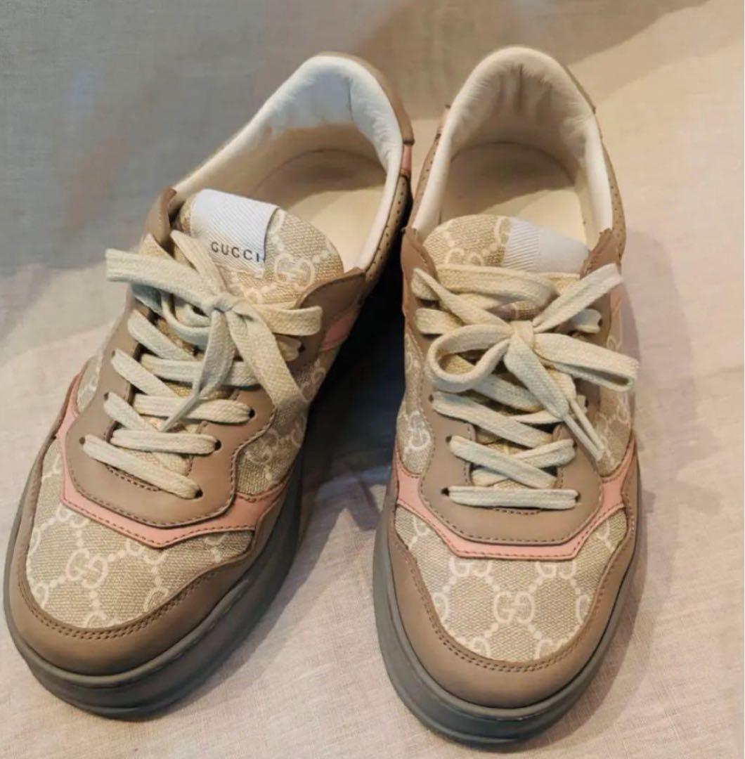 GUCCI ロゴ入りスニーカー ベージュ/グレー厚底25cm
