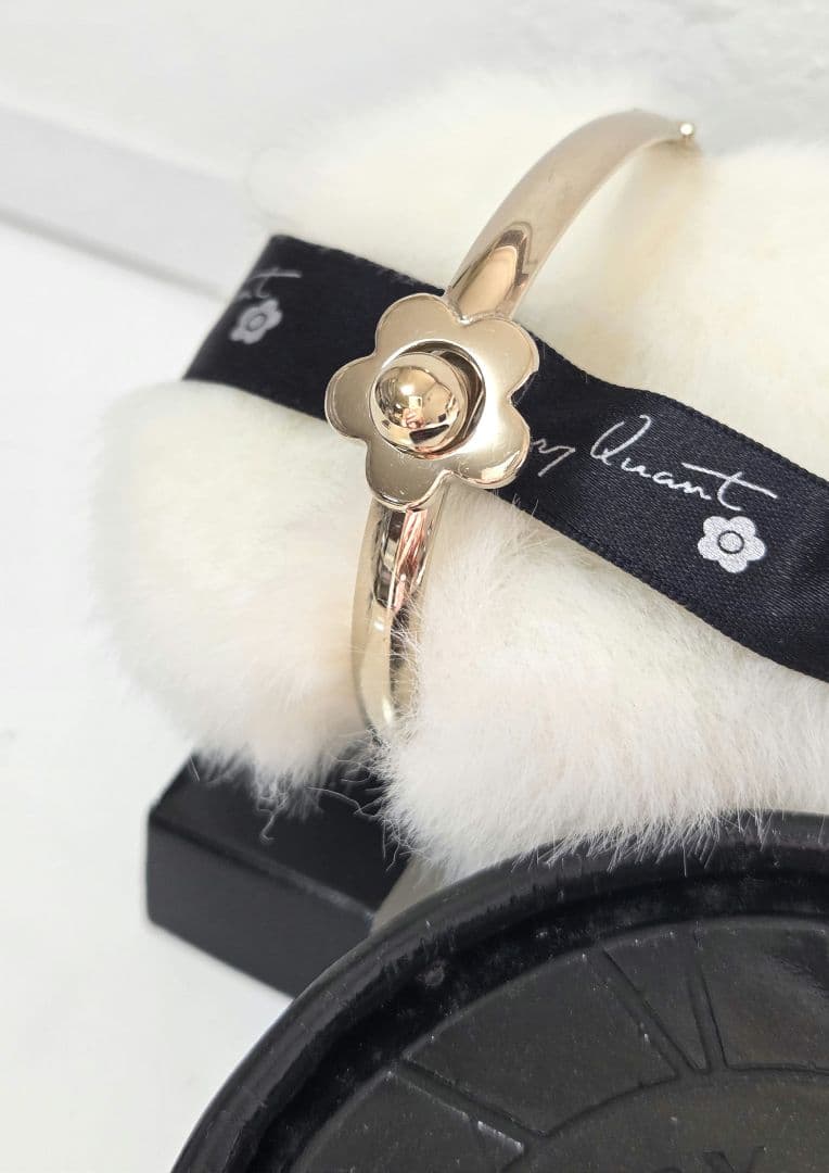 MARY QUANT バングルウォッチ　腕時計