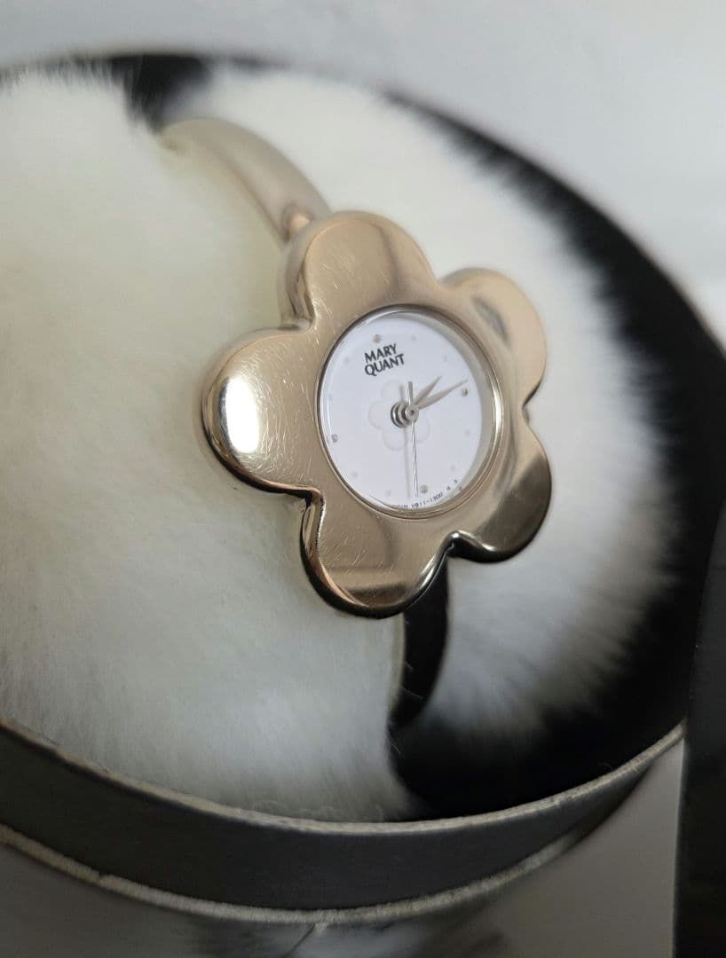 MARY QUANT バングルウォッチ　腕時計