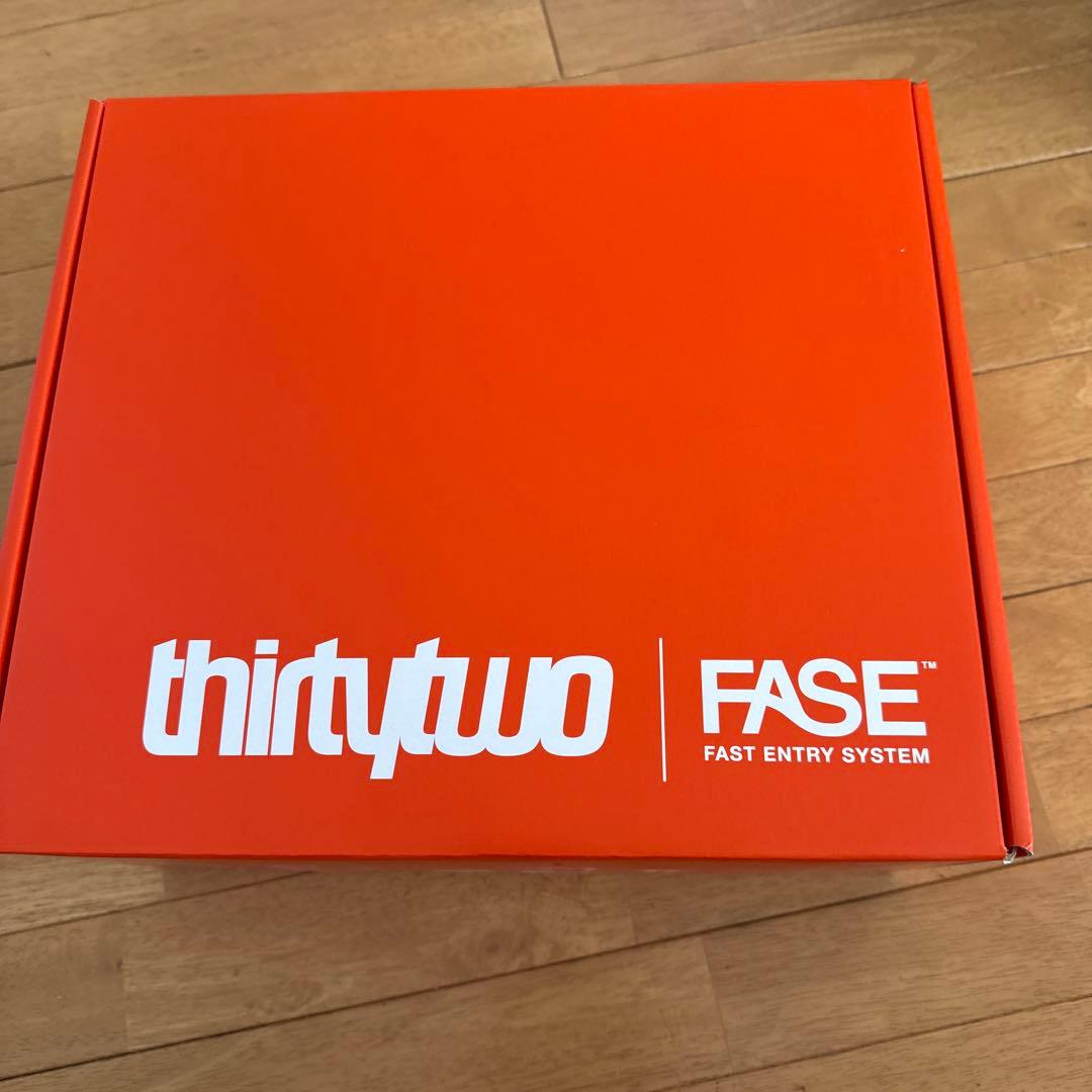 スノーボード THIRTY TWO T32M FASE BLACK T26BNUFASBK
