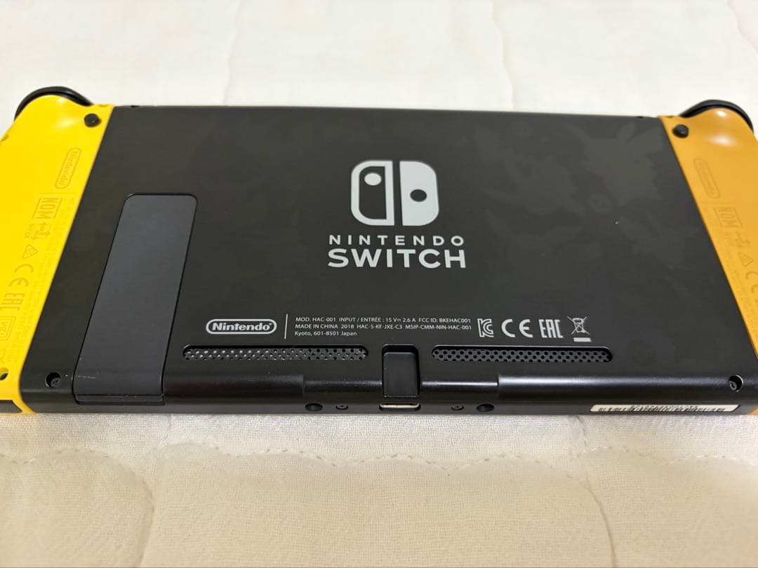 動作確認済み　Nintendo Switch ピカブイ　本体　ケース付き