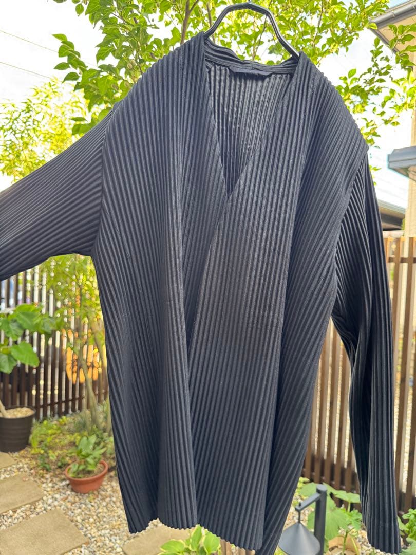 ISSEY MIYAKE HOMME PLISSÉ ノーカラージャケット 黒