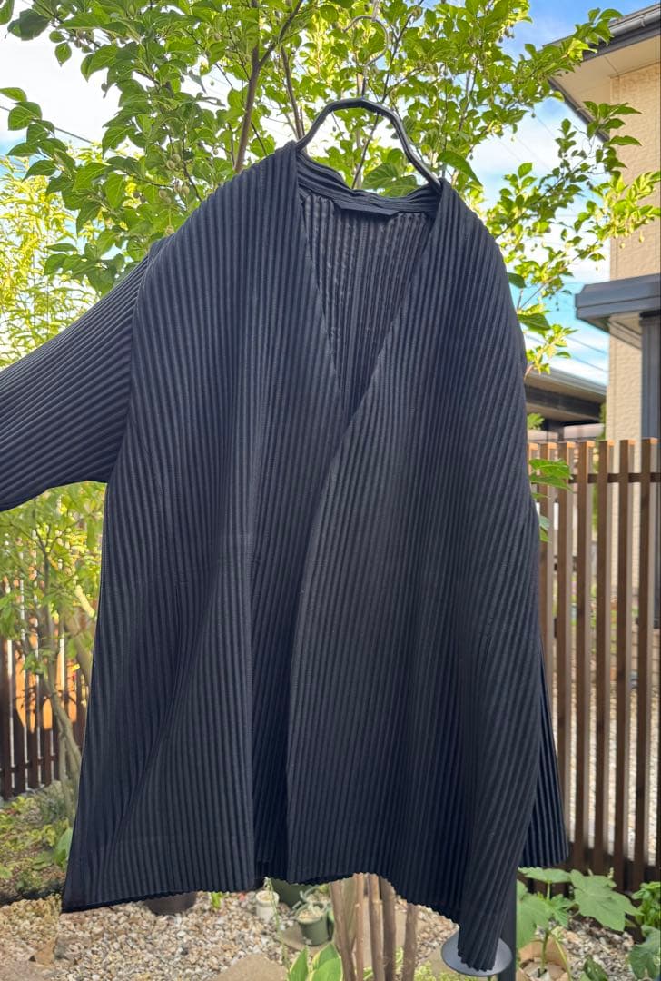 ISSEY MIYAKE HOMME PLISSÉ ノーカラージャケット 黒