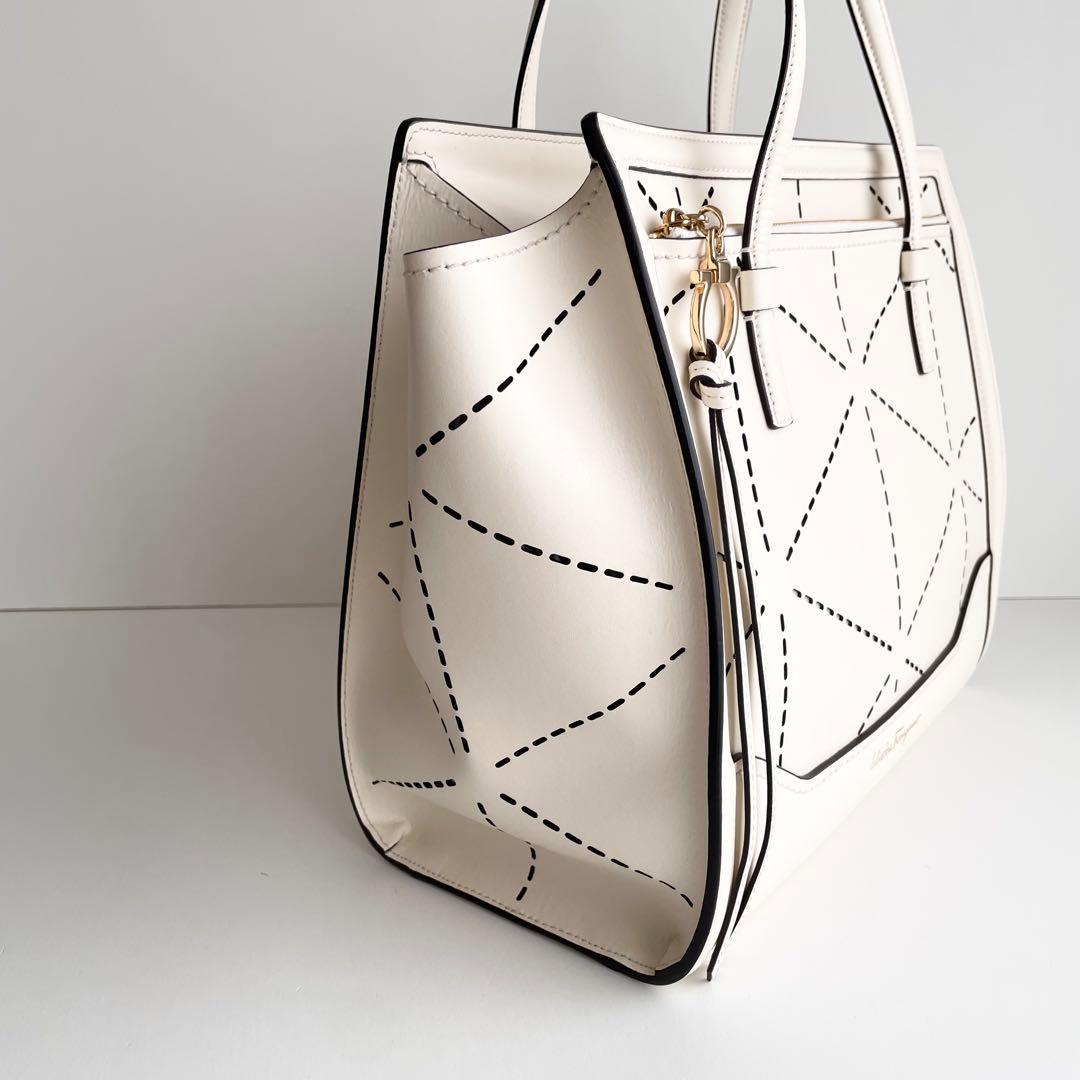 サルヴァトーレ フェラガモ トートバッグ エイミー ガンチーニ レザー 新品保管