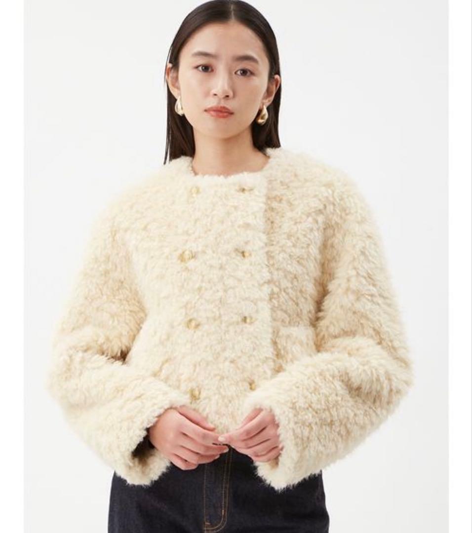 Mila Owen 金釦フェイクファー丈短ジャケット