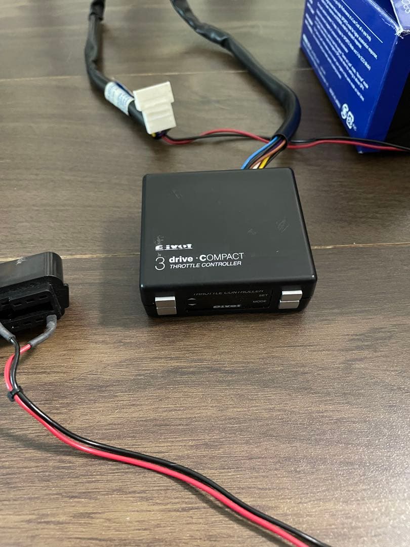 pivot 3 drive:COMPACT スロットルコントローラー