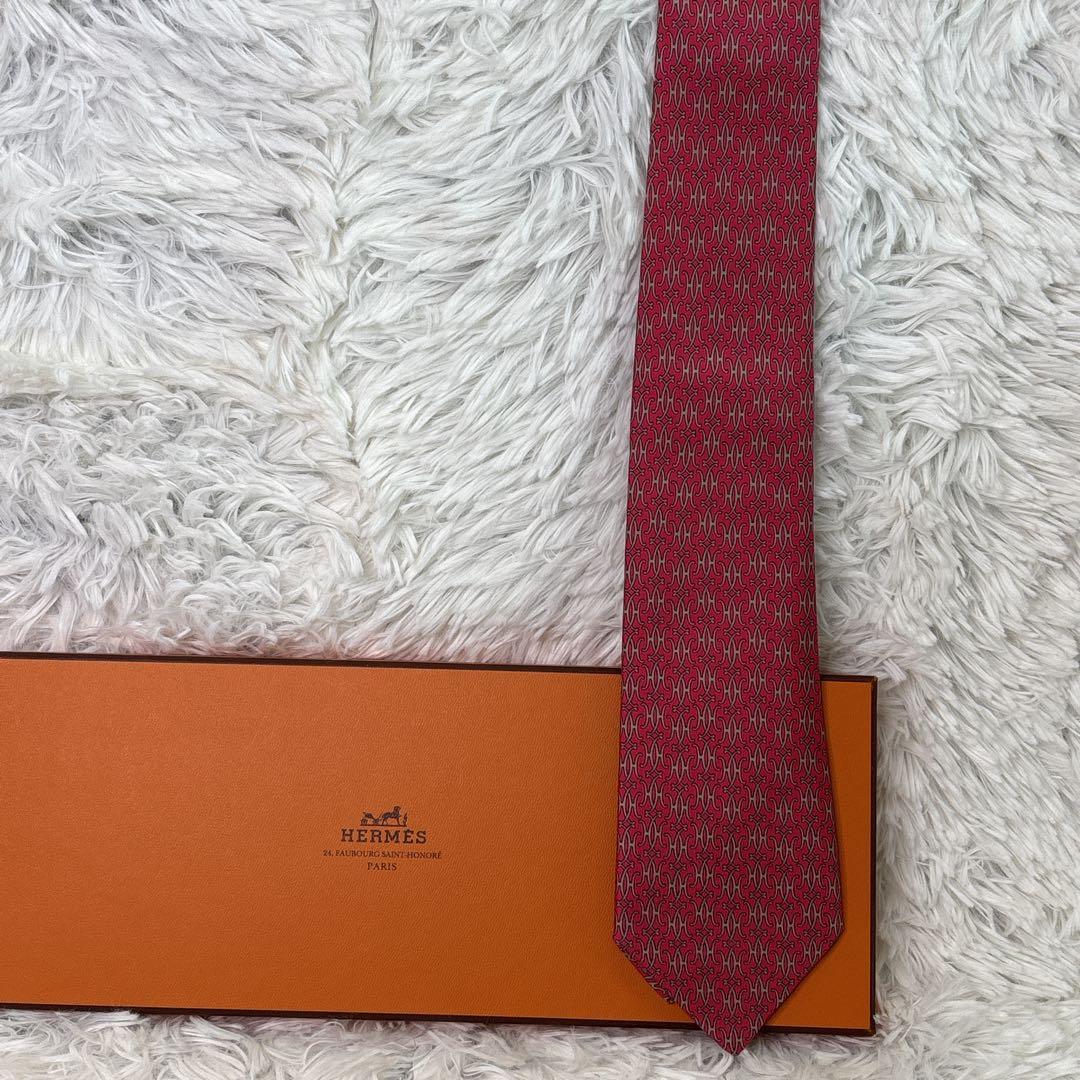 HERMES 赤色 パターン入り ネクタイ 箱付き
