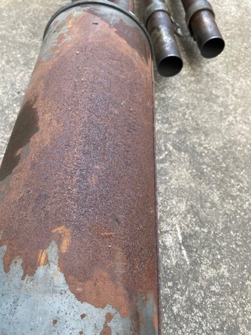「箱スカ2000GTR ４ドア用　純正マフラー中古品」