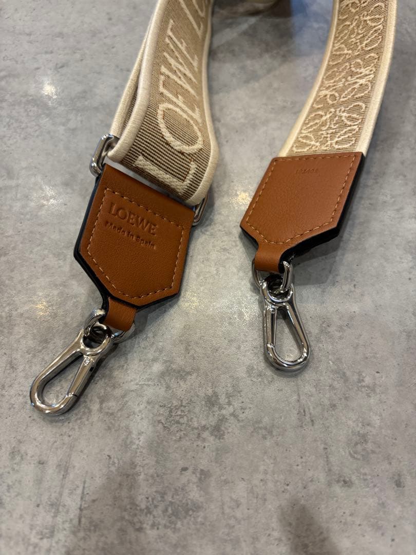 LOEWE アナグラムストラップ　極美品