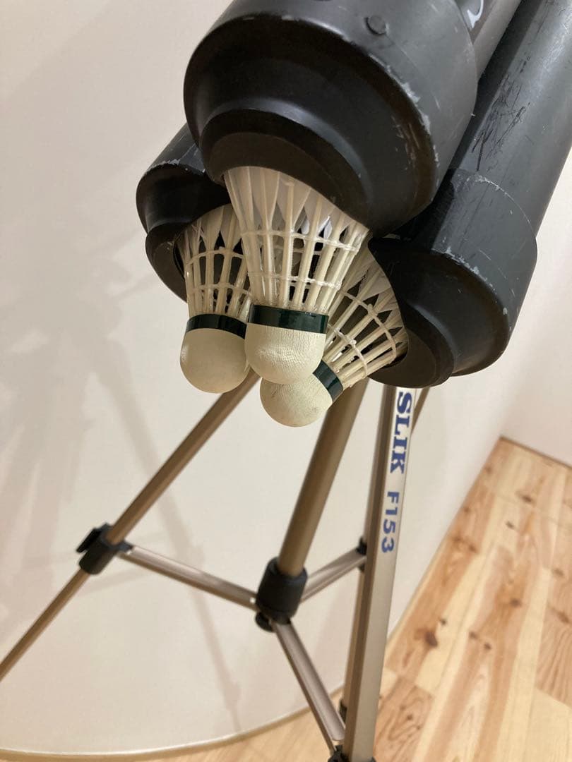 特許取得品　バドミントン　ノックマシン　三脚