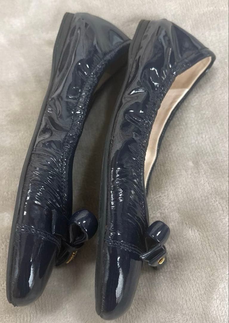 PRADA ネイビー パテントフラットシューズ