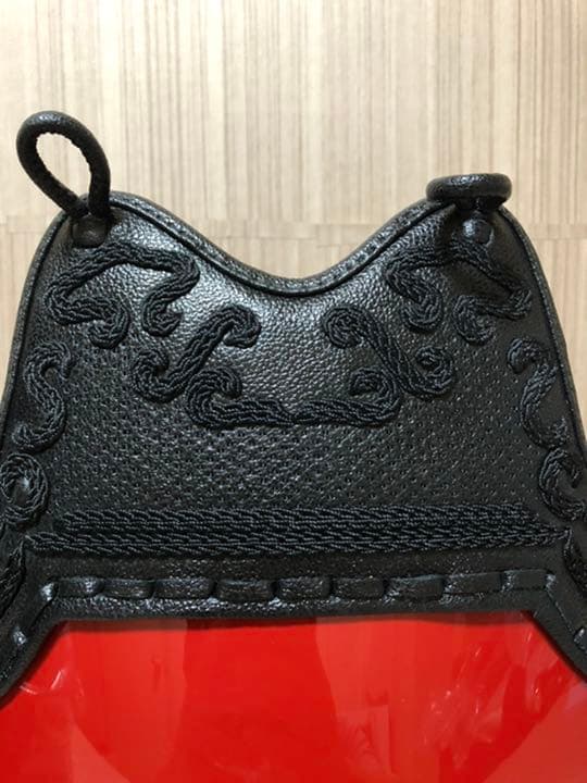 ☆剣道　希少サイズ　幼年用　赤胴　ヘリ折り返し　新品　胴紐付き☆