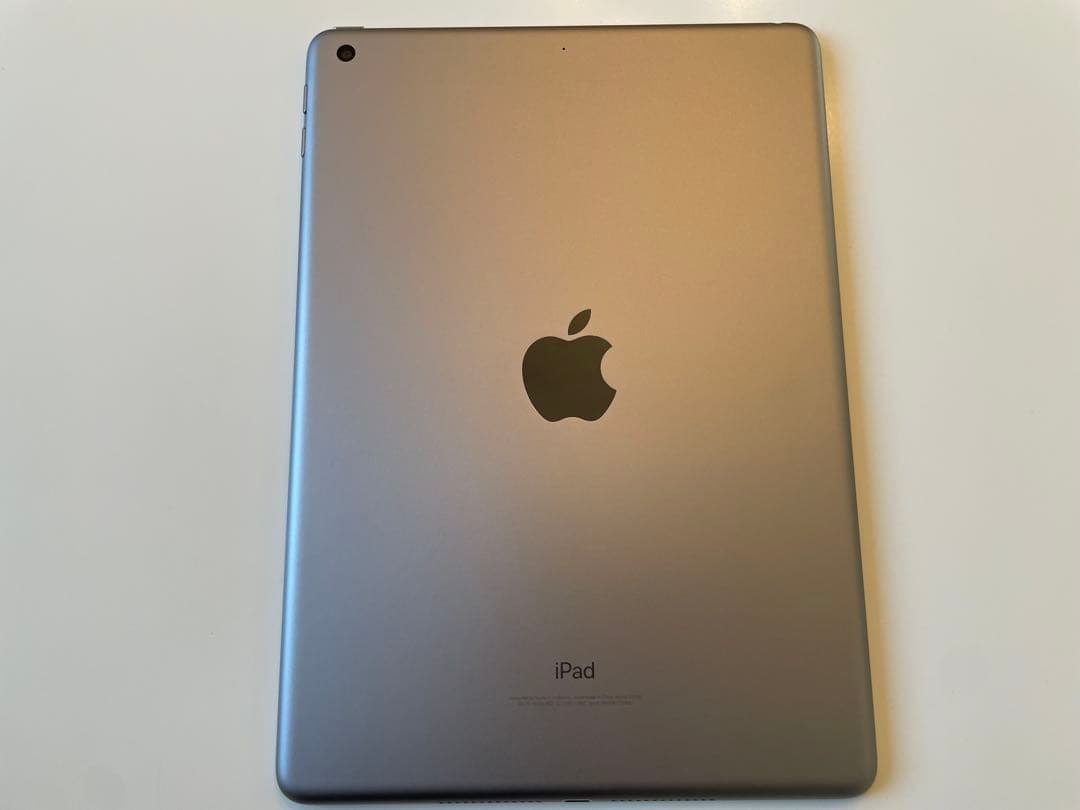 Apple iPad 第六世代　32GB Wifiモデル