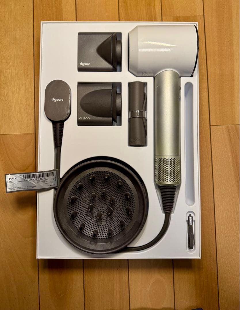 【美品】Dyson Supersonic ドライヤー ブラックHD01