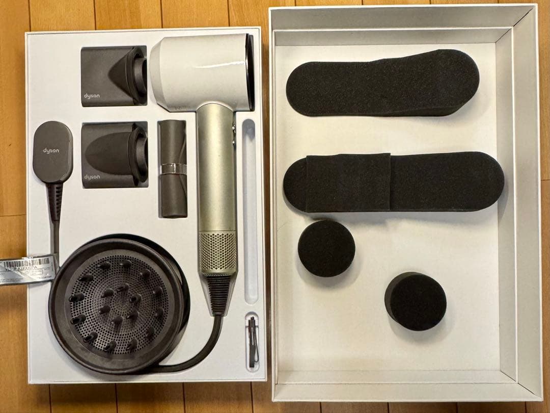 【美品】Dyson Supersonic ドライヤー ブラックHD01