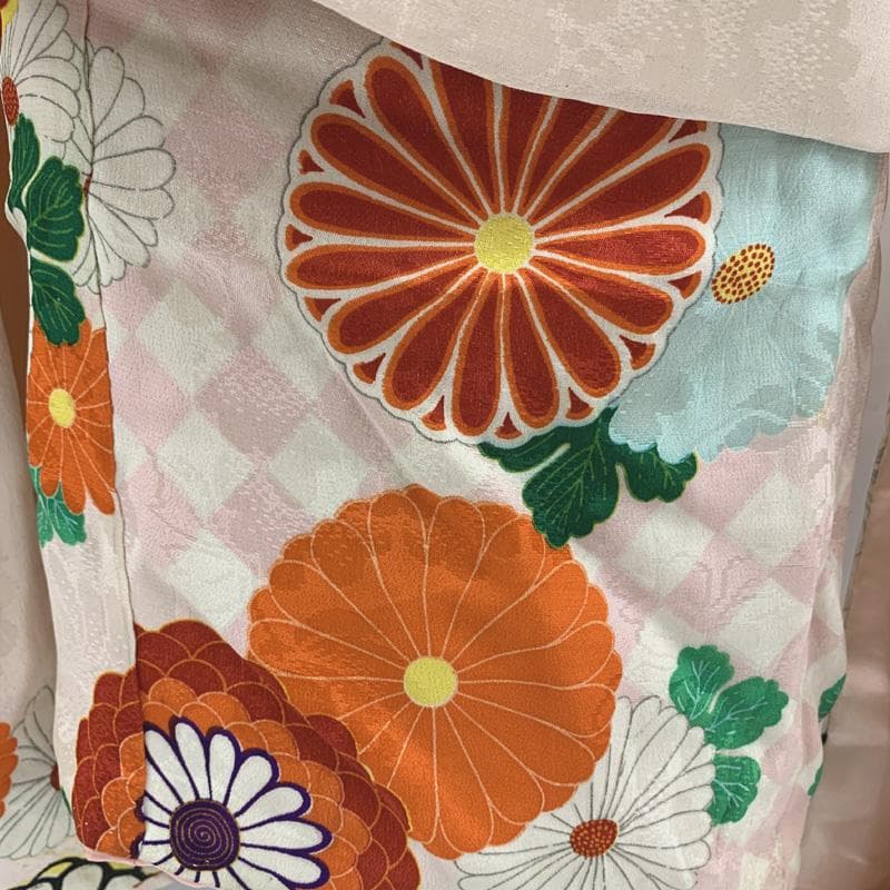 409ag96□七五三 三歳 女児 アンティーク 着物のみ 市松模様 菊文□美品