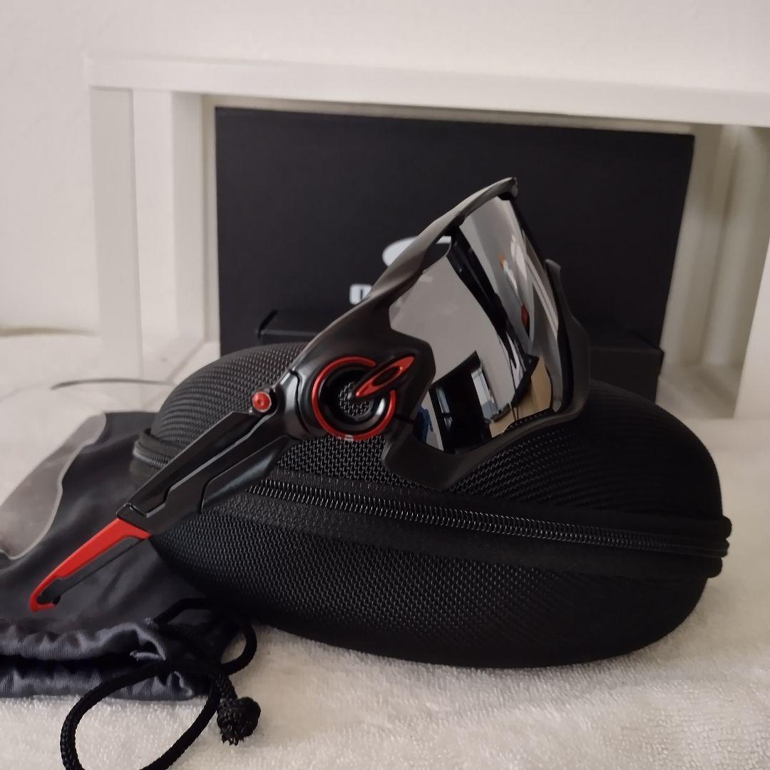 オークリー ジョウブレイカー OAKLEY JAWBREAKER 黒フレーム/赤