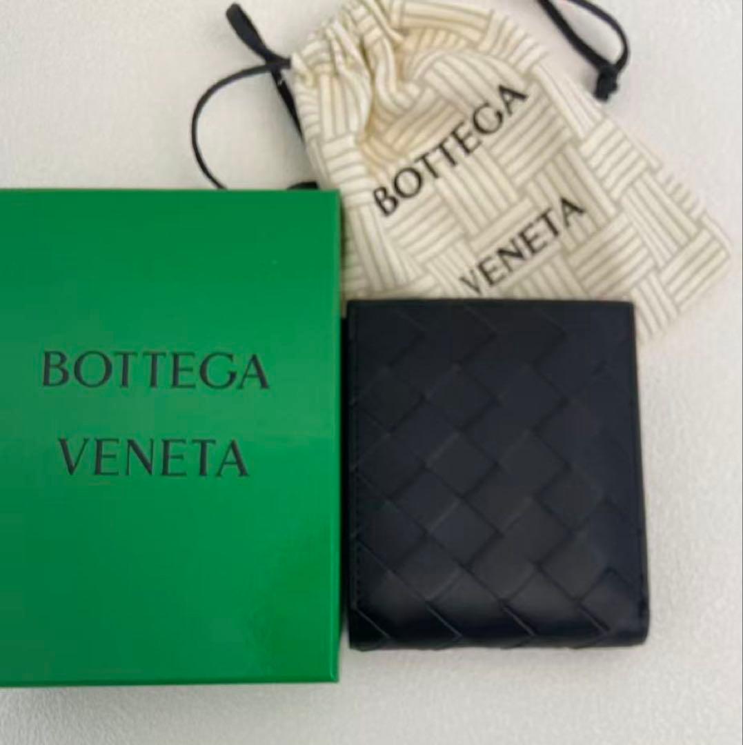 美品✨送料込み Bottega Veneta ブラックレザー二つ折り財布