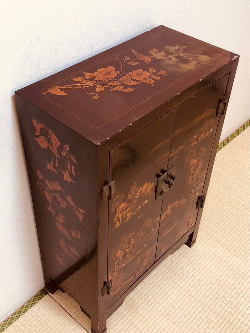 中国の古い 棚 キャビネット アンティーク 格安にて