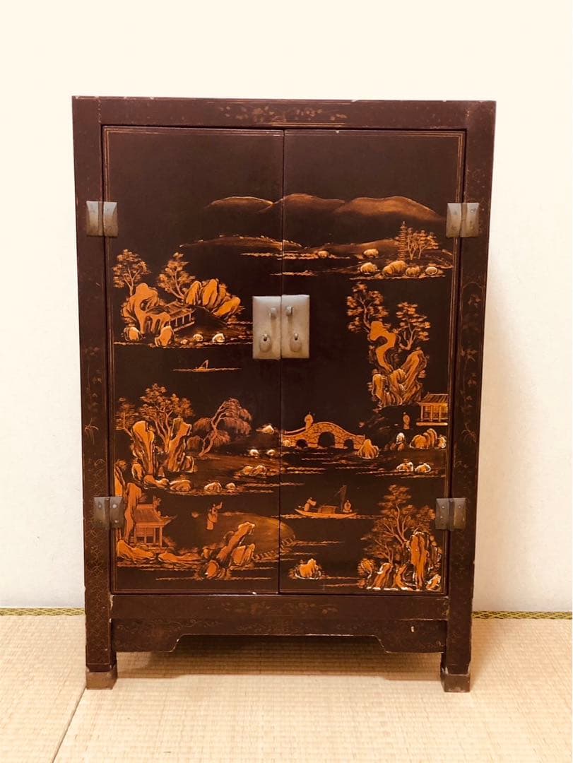 中国の古い 棚 キャビネット アンティーク 格安にて