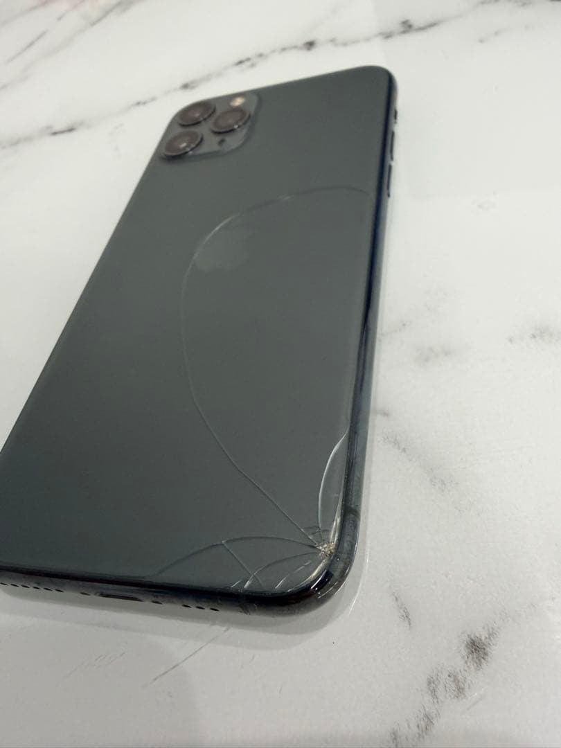 iPhone11Pro 64GB 背面割れあり