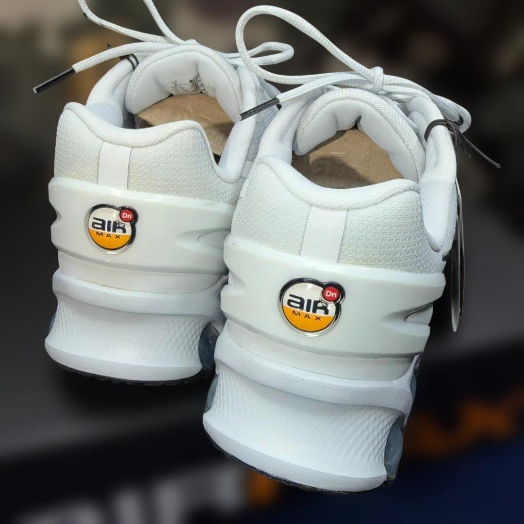 Nike　ナイキ エア マックス Dn8 レザー　２６ｃｍ