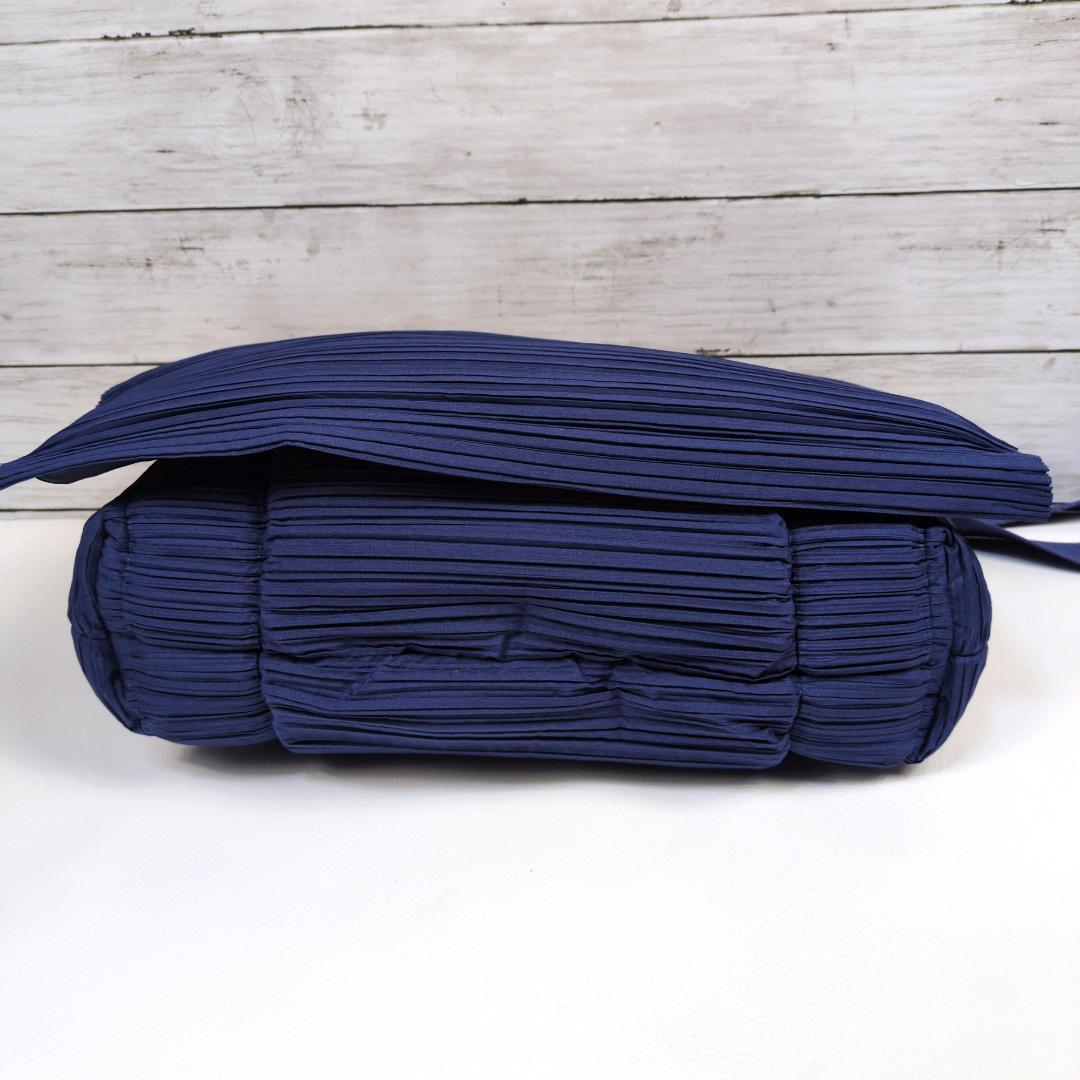 プリーツプリーズ メッセンジャーバッグ ショルダーバッグ イッセイミヤケ